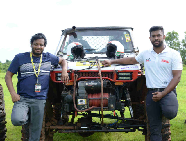 Anand-V-Manjooran-L-co-driver-Vishnu-Raj