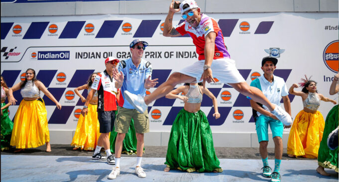 Spectacular flash mob welcomes MotoGP to India